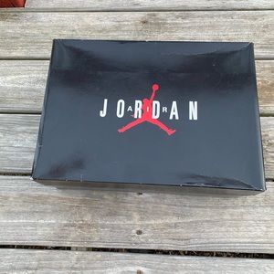 Jordan 9 university blue size 9.5 vnds